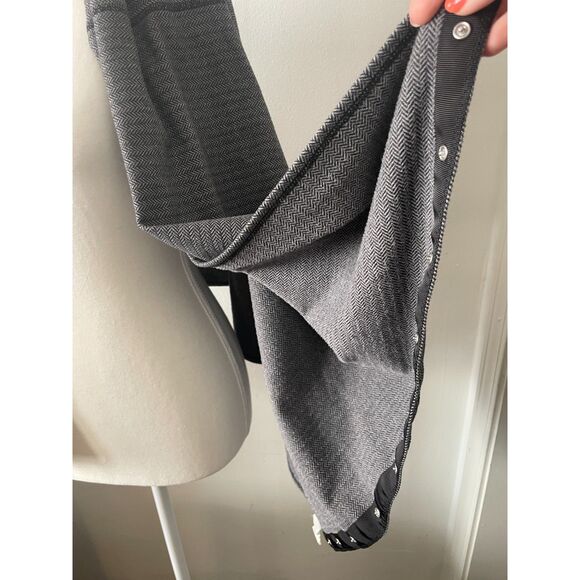 Lululemon Vinyasa Wrap in Herringbone Gray White and Black - OS (Orig. $58) - Picture 6 of 6